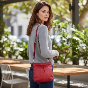 Coach candy apple red hobo bag! Euc!